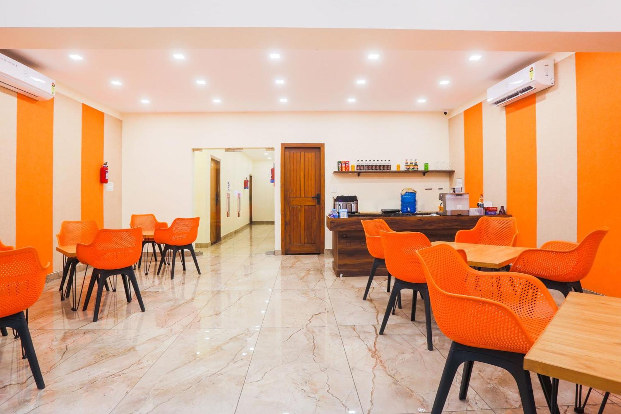 Super Townhouse Vikaspuri Hotel Delhi  Bagian luar foto