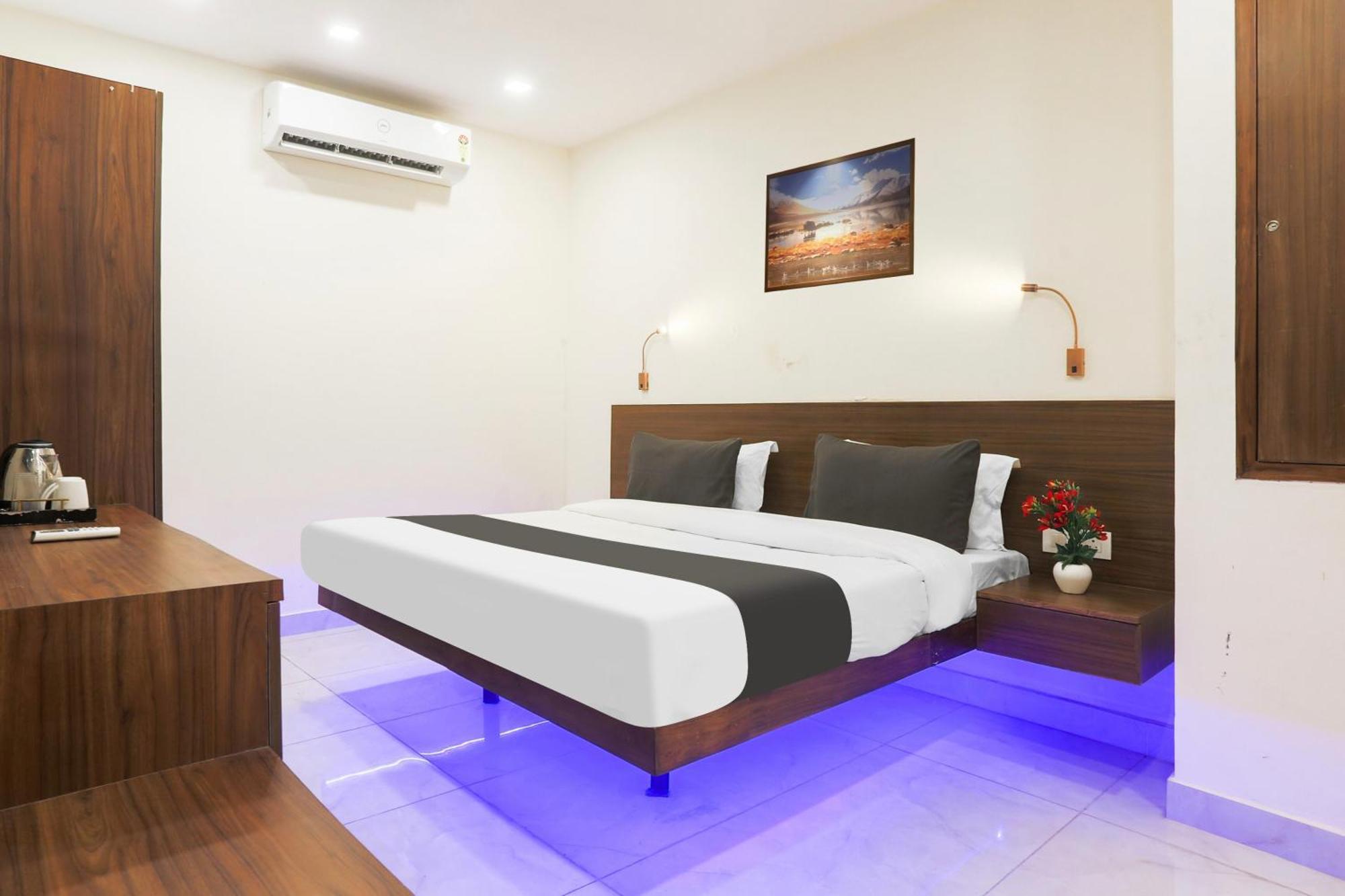 Super Townhouse Vikaspuri Hotel Delhi  Bagian luar foto