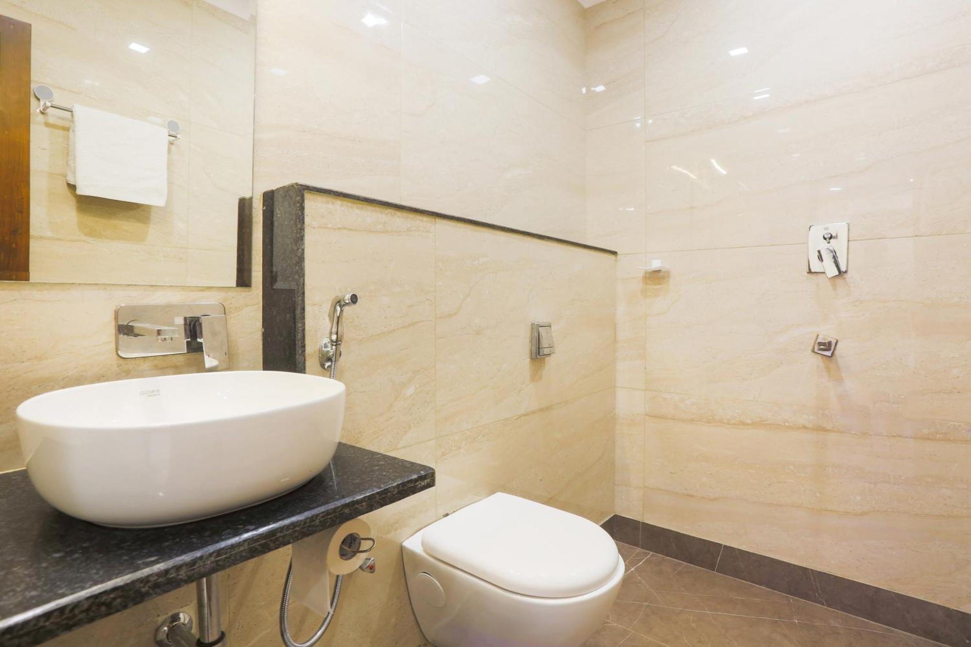 Super Townhouse Vikaspuri Hotel Delhi  Bagian luar foto