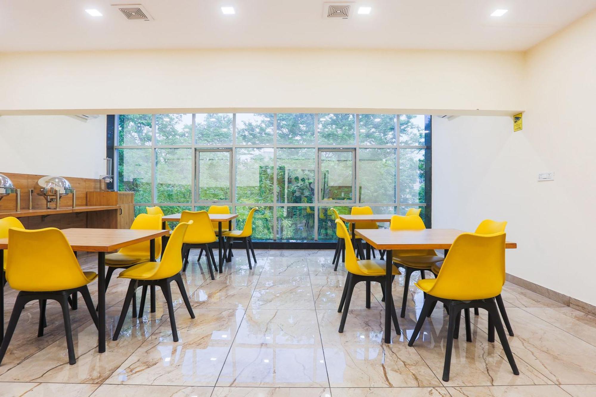 Super Townhouse Vikaspuri Hotel Delhi  Bagian luar foto