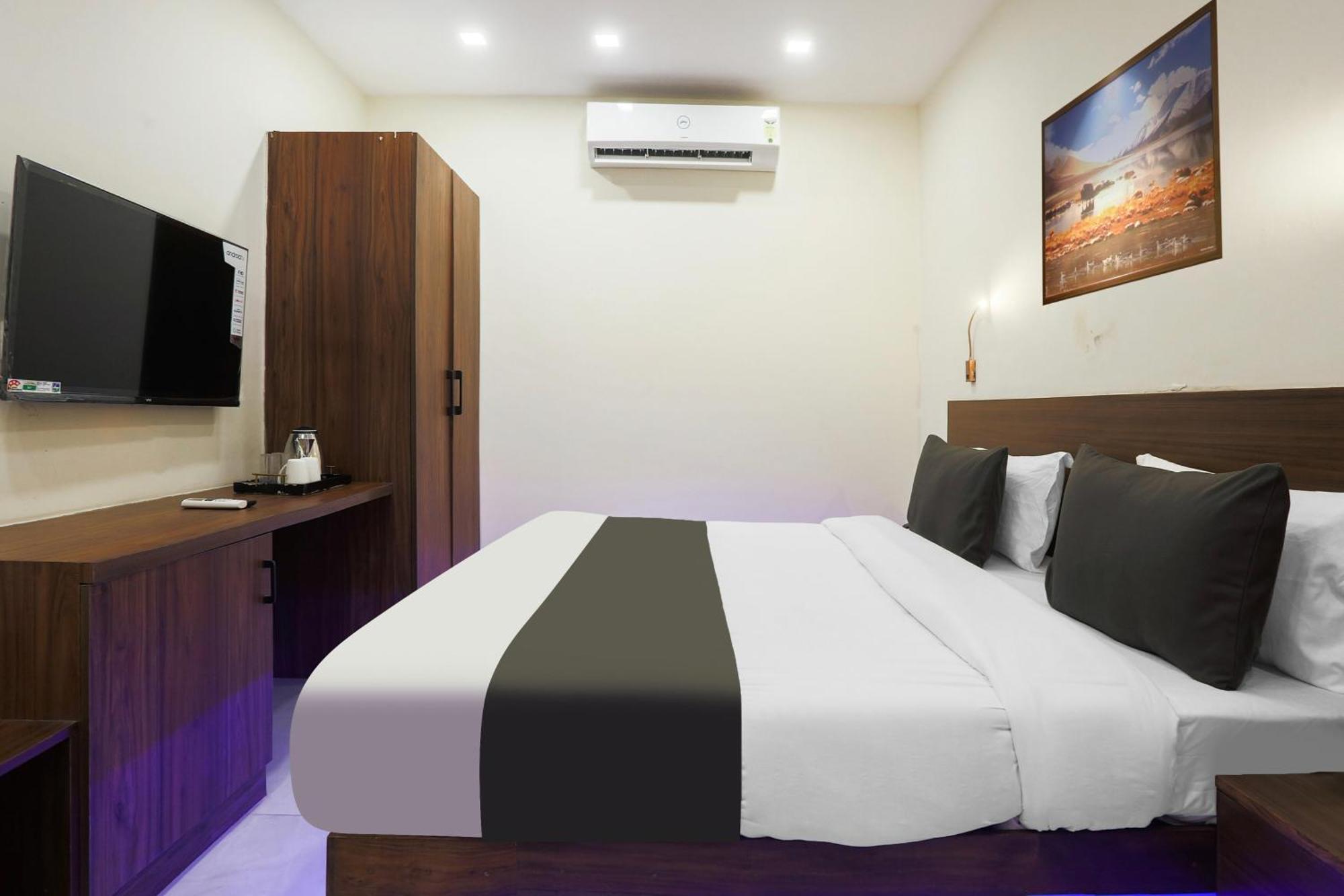 Super Townhouse Vikaspuri Hotel Delhi  Bagian luar foto