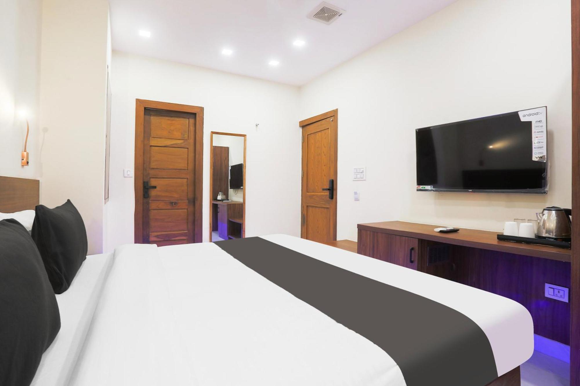 Super Townhouse Vikaspuri Hotel Delhi  Bagian luar foto