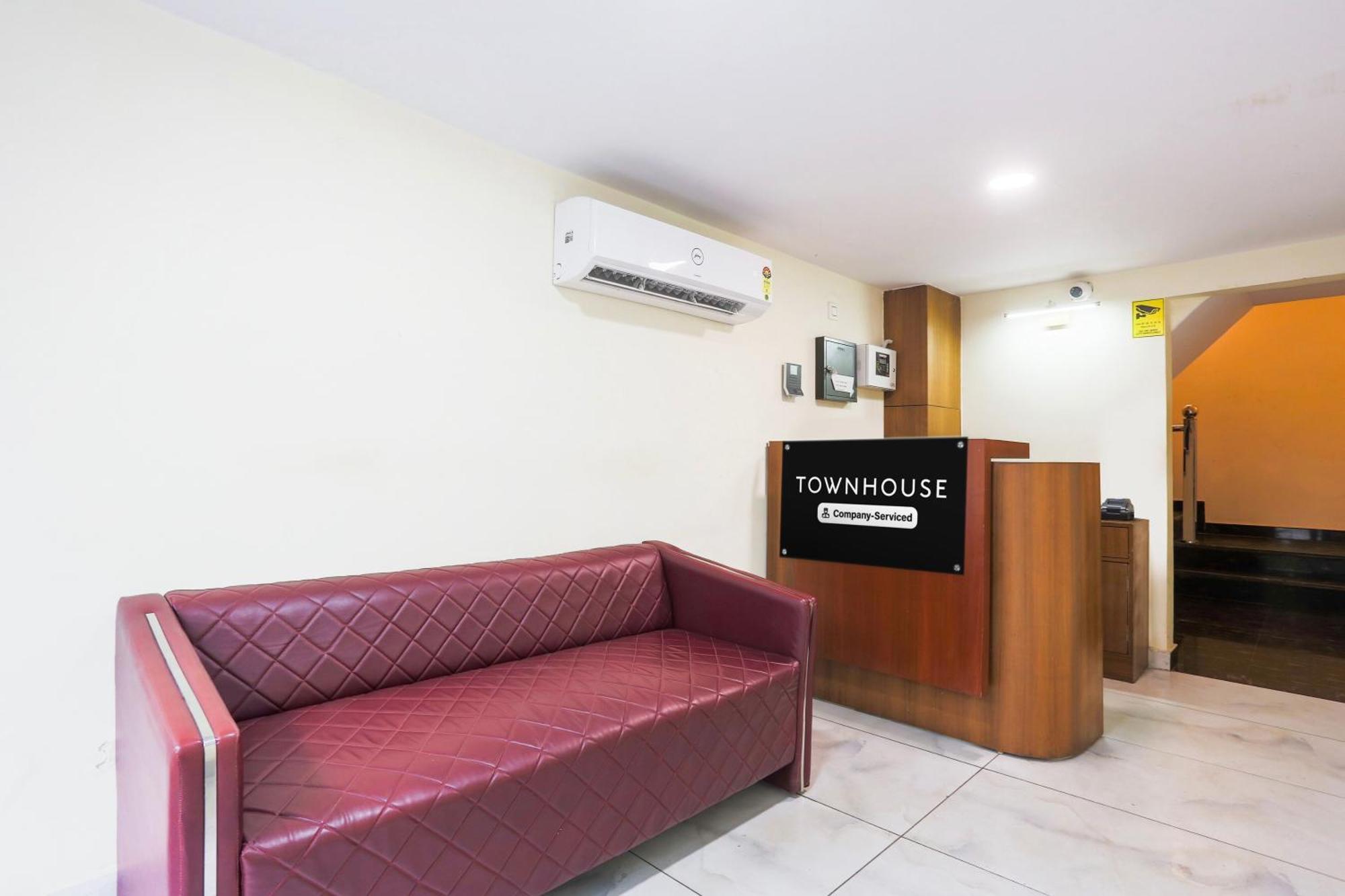 Super Townhouse Vikaspuri Hotel Delhi  Bagian luar foto
