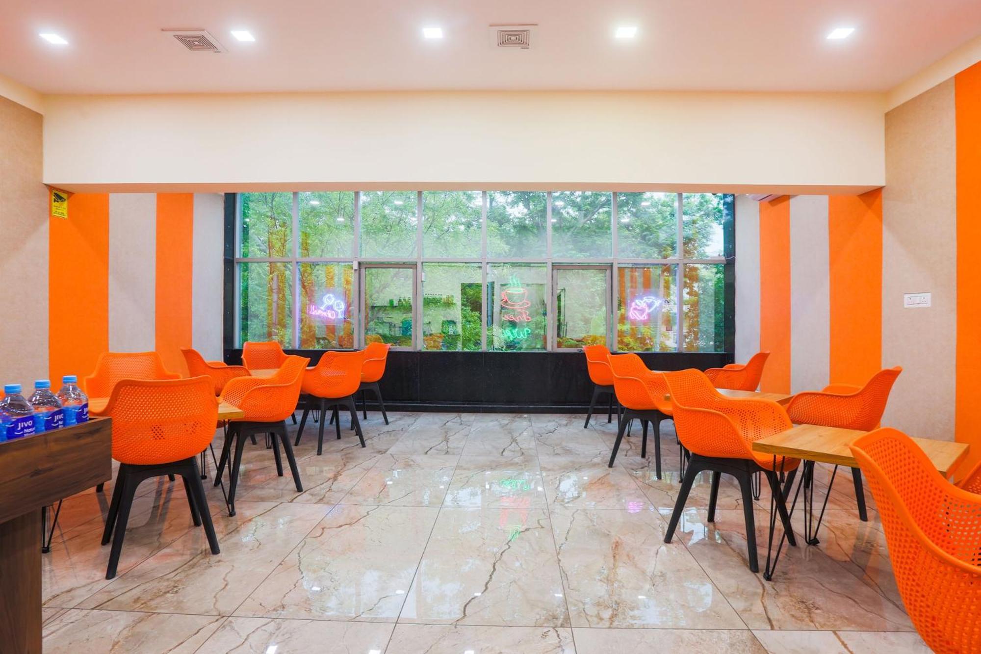 Super Townhouse Vikaspuri Hotel Delhi  Bagian luar foto