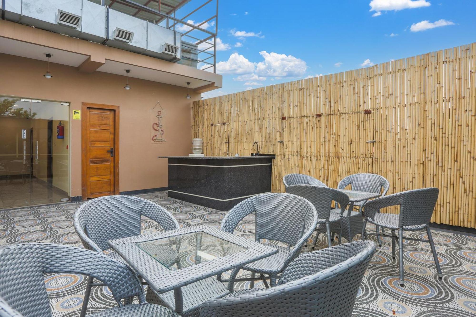 Super Townhouse Vikaspuri Hotel Delhi  Bagian luar foto