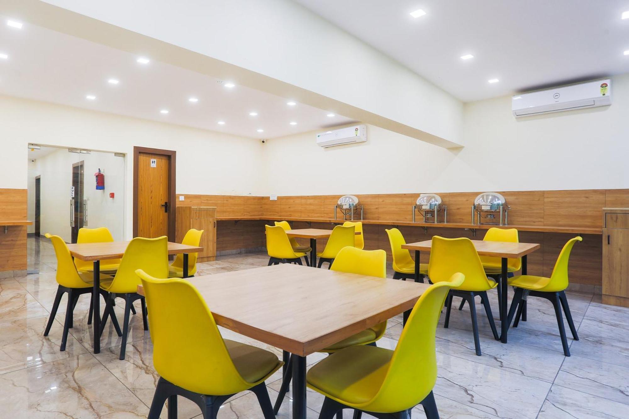 Super Townhouse Vikaspuri Hotel Delhi  Bagian luar foto
