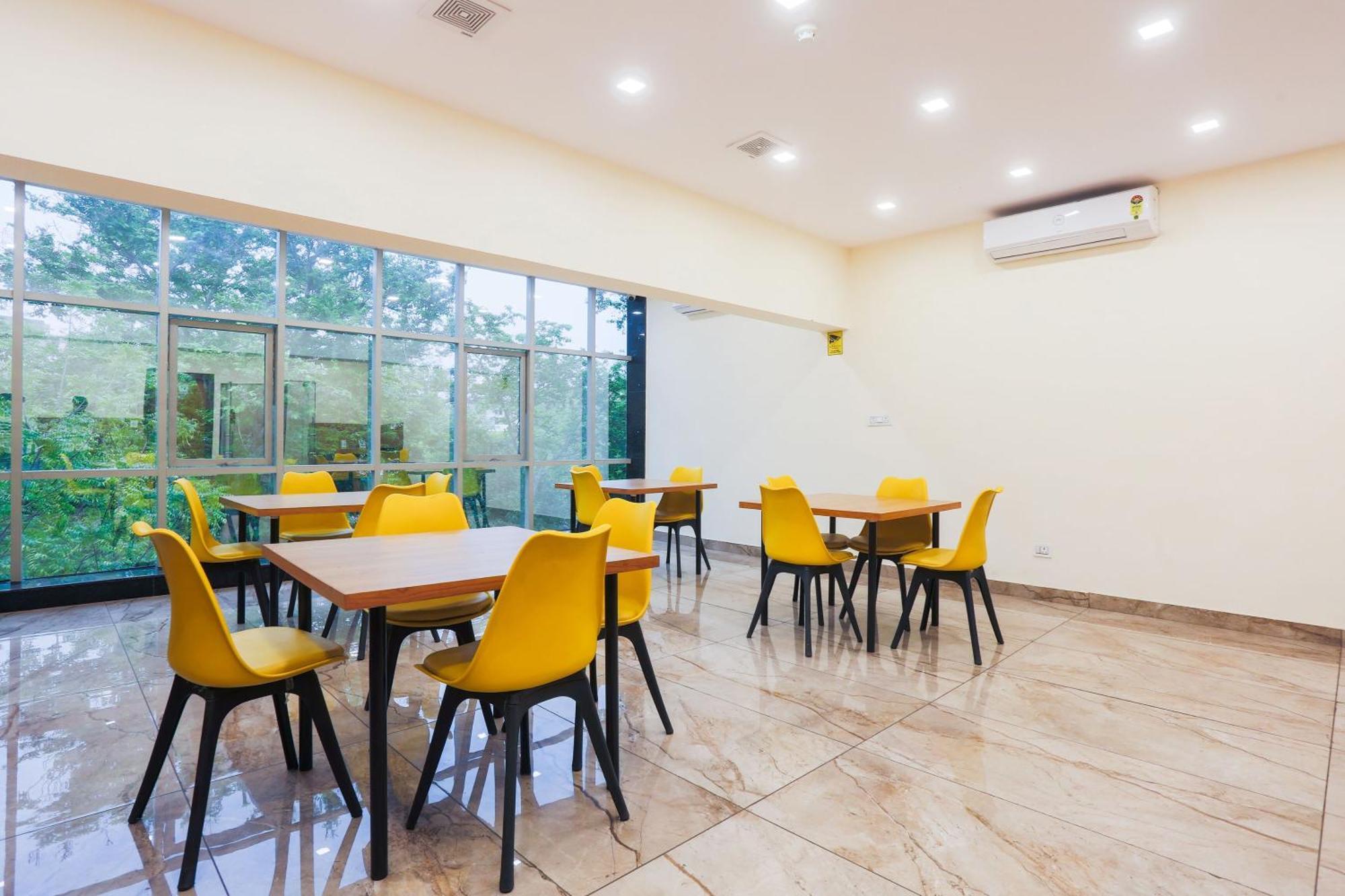 Super Townhouse Vikaspuri Hotel Delhi  Bagian luar foto